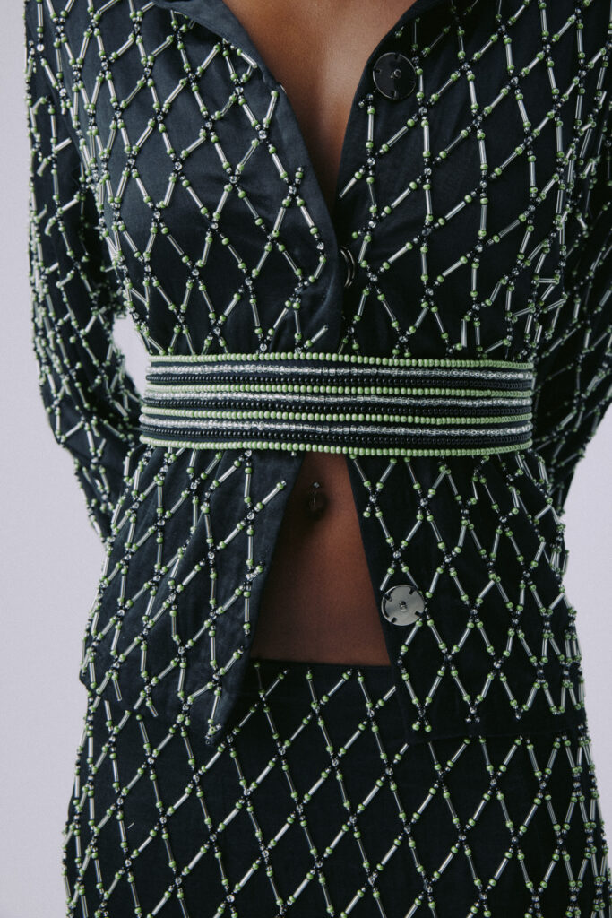 Tigra Tigra tisse une nuit de mousson tropicale pour sa collection 19 36 TigraTigra SS27 LookBook 0352