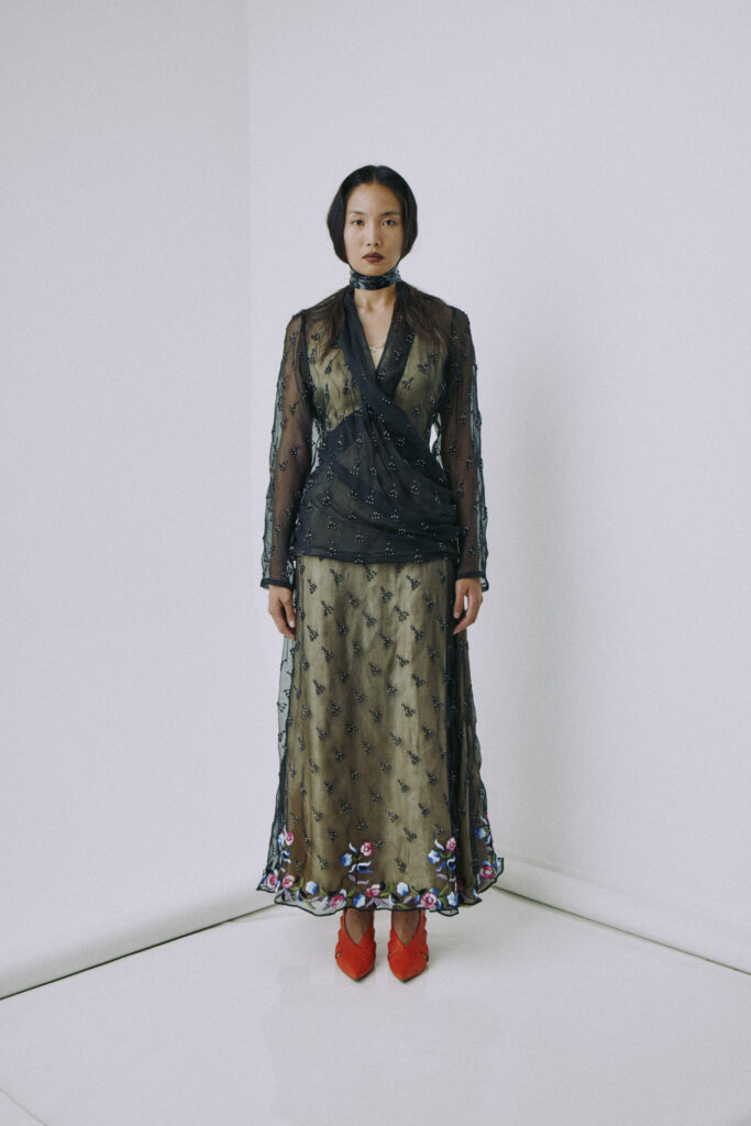 Tigra Tigra tisse une nuit de mousson tropicale pour sa collection 19 51 TigraTigra SS27 LookBook 0873