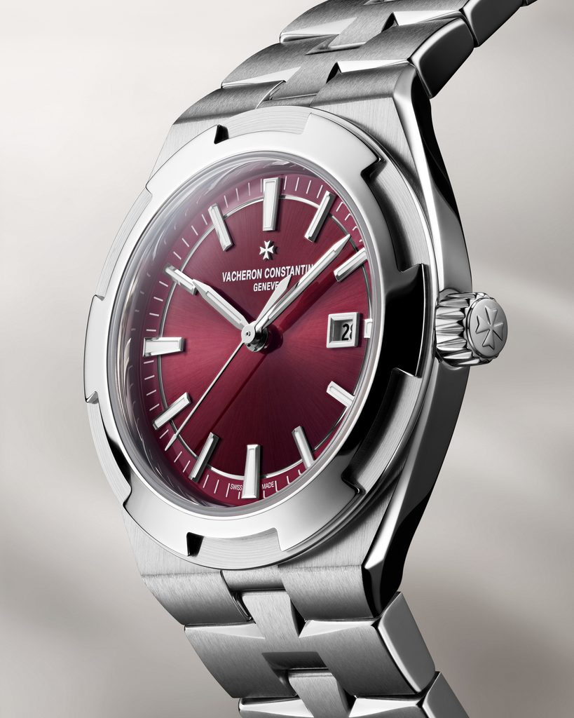 Vacheron Constantin : l'Overseas se met à la couleur de l'été 41 VAC Overseas SelfWinding BTY 4600V 200A H127