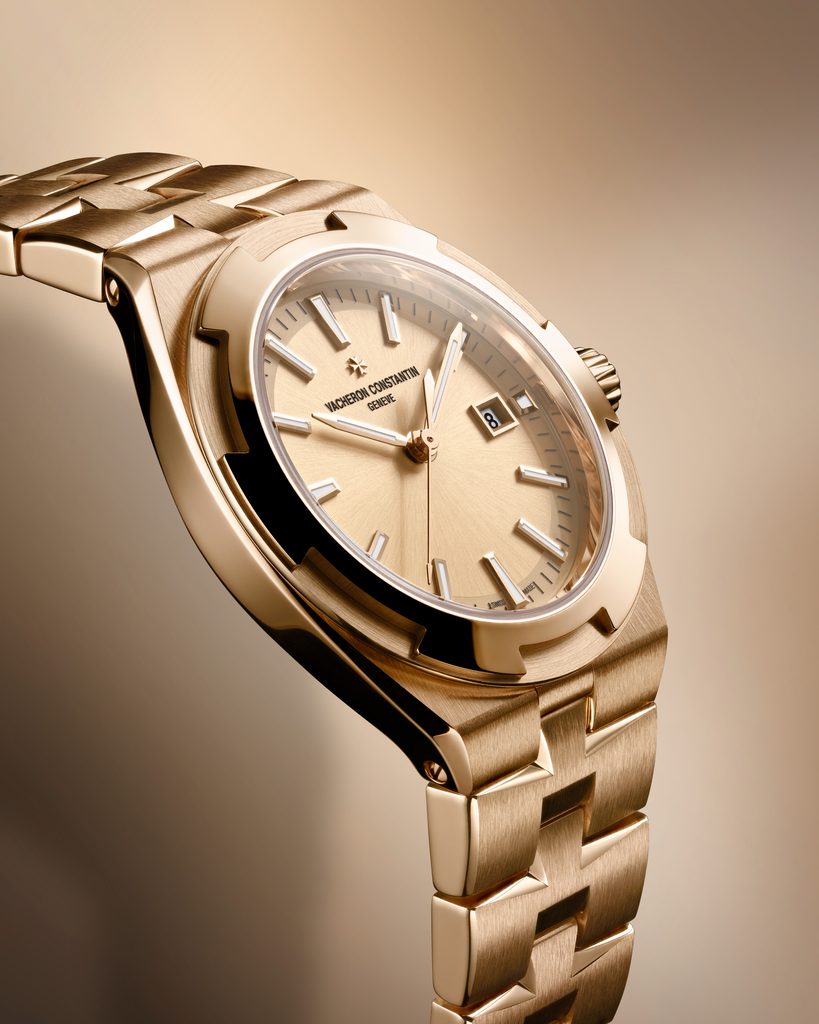 Vacheron Constantin : l'Overseas se met à la couleur de l'été 40 VAC Overseas SelfWinding BTY 4600V 200R H128