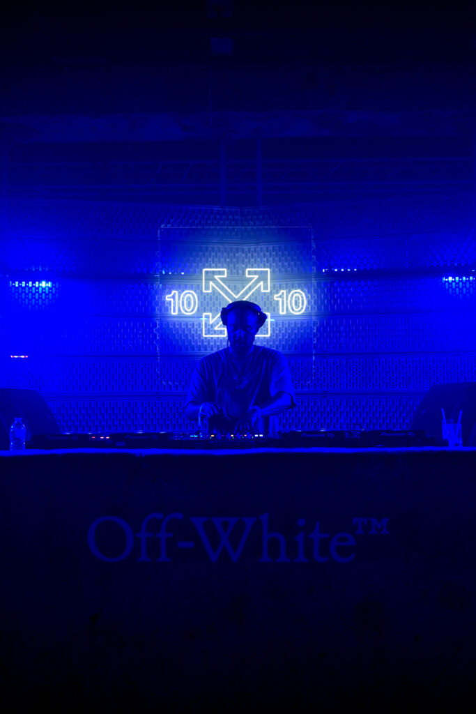 Off-White réunit dix créatifs à Paris pour prolonger l'héritage de Virgil Abloh 150 VAG 3248