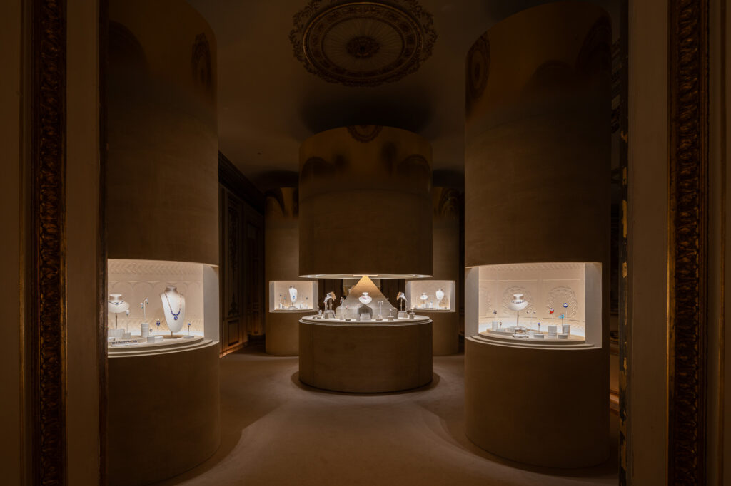 Van Cleef & Arpels réveille l'Égyptomanie, un siècle après Toutânkhamon 34 VCA FASCINATING EGYPT2026 03833