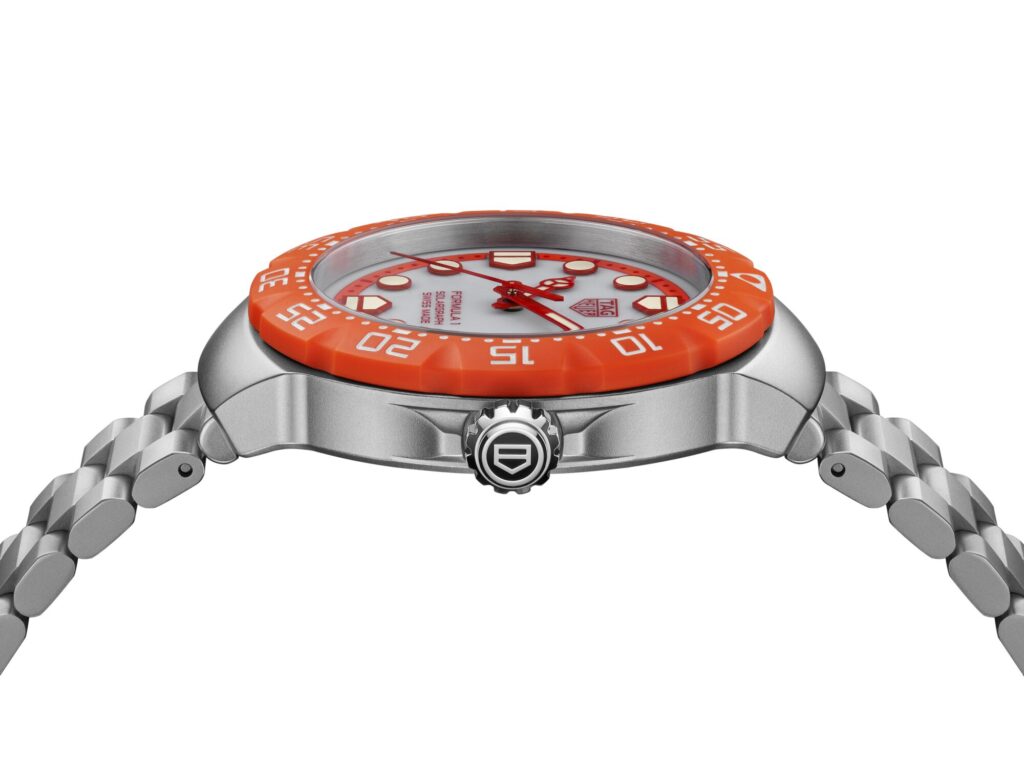 TAG Heuer capture le dernier tour de Zandvoort dans un boîtier solaire 46 Web 2000px WBY111L.BA0042 PROFILE