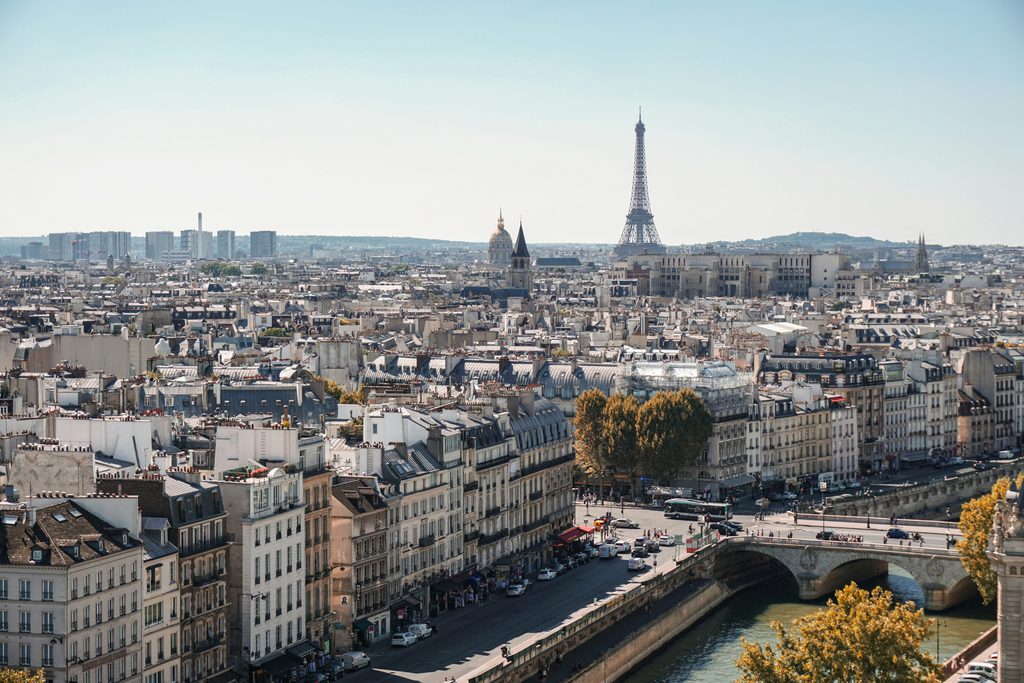 Selon Knight Frank, le luxe n'est plus un segment de l'immobilier français mais son principe structurant 26 alexander kagan t9Td0zfDTwI unsplash