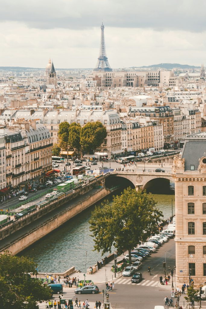 Selon Knight Frank, le luxe n'est plus un segment de l'immobilier français mais son principe structurant 25 ilnur kalimullin CB0Qrf8ib4I unsplash