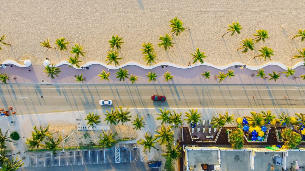 Miami, capitale malgré elle du tourisme Y2K 33 lance asper pAWY7xrsLwc unsplash