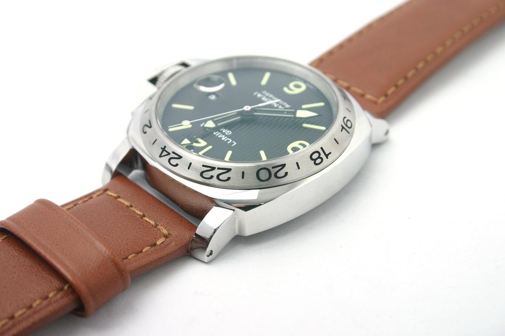 Superfakes : même les experts doutent face aux fausses montres de luxe 26 myblowfish panerai watch 1362345 1920