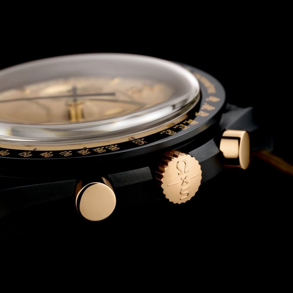 MISSION TO THE MOON 1969 : quand Swatch réinvente la rareté 28 sp01 26 Moonswatch 1969 SSX01B700 picture close up crown SD
