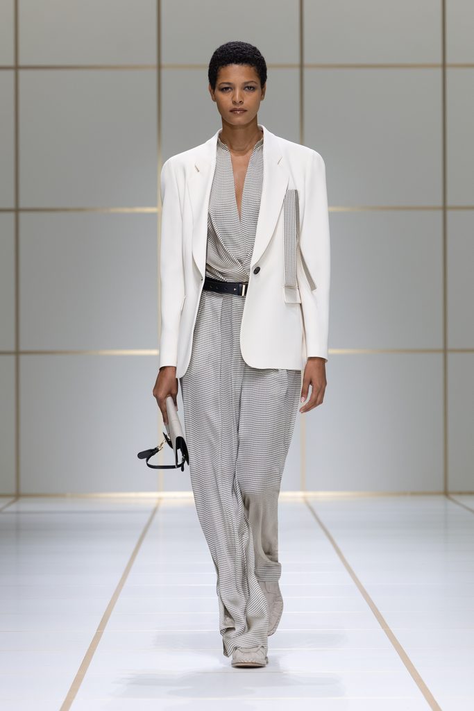 Giorgio Armani printemps-été 2027 : l’évolution sans rupture 28 004