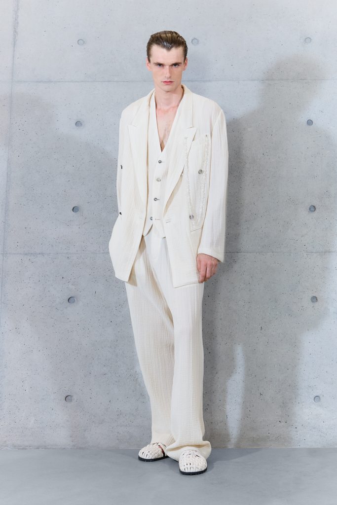 Emporio Armani printemps-été 2027 : le temps inscrit dans la matière 29 005 05