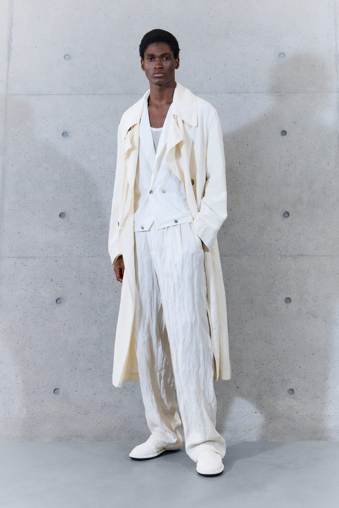 Emporio Armani printemps-été 2027 : le temps inscrit dans la matière 30 006 06