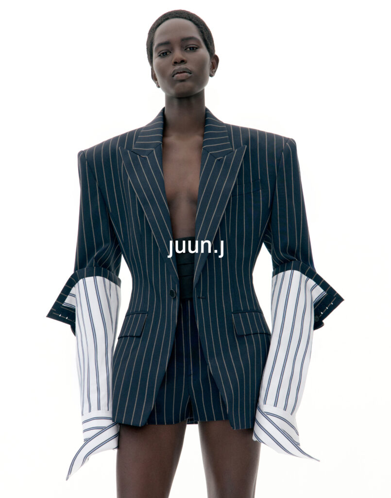 JUUN.J : le cosmos, ou l'ordre qui naît des contrastes 36 01 1