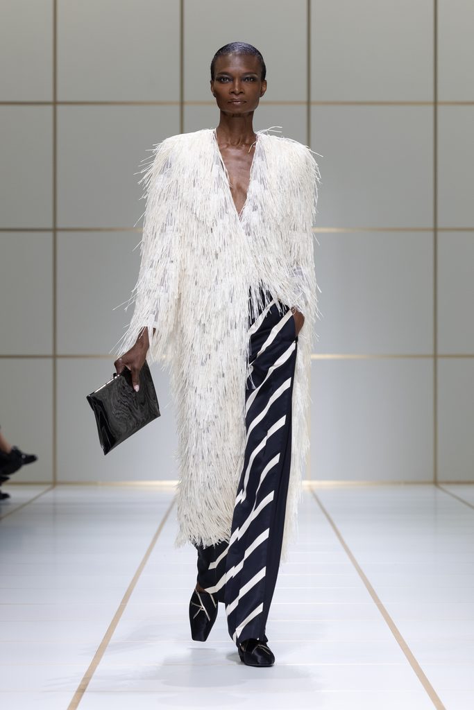 Giorgio Armani printemps-été 2027 : l’évolution sans rupture 34 010