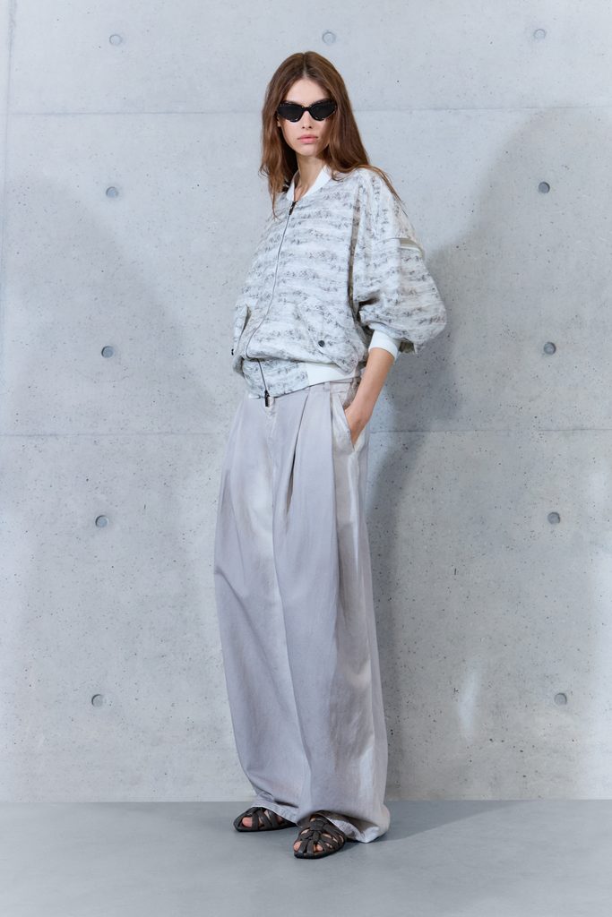 Emporio Armani printemps-été 2027 : le temps inscrit dans la matière 35 011 11