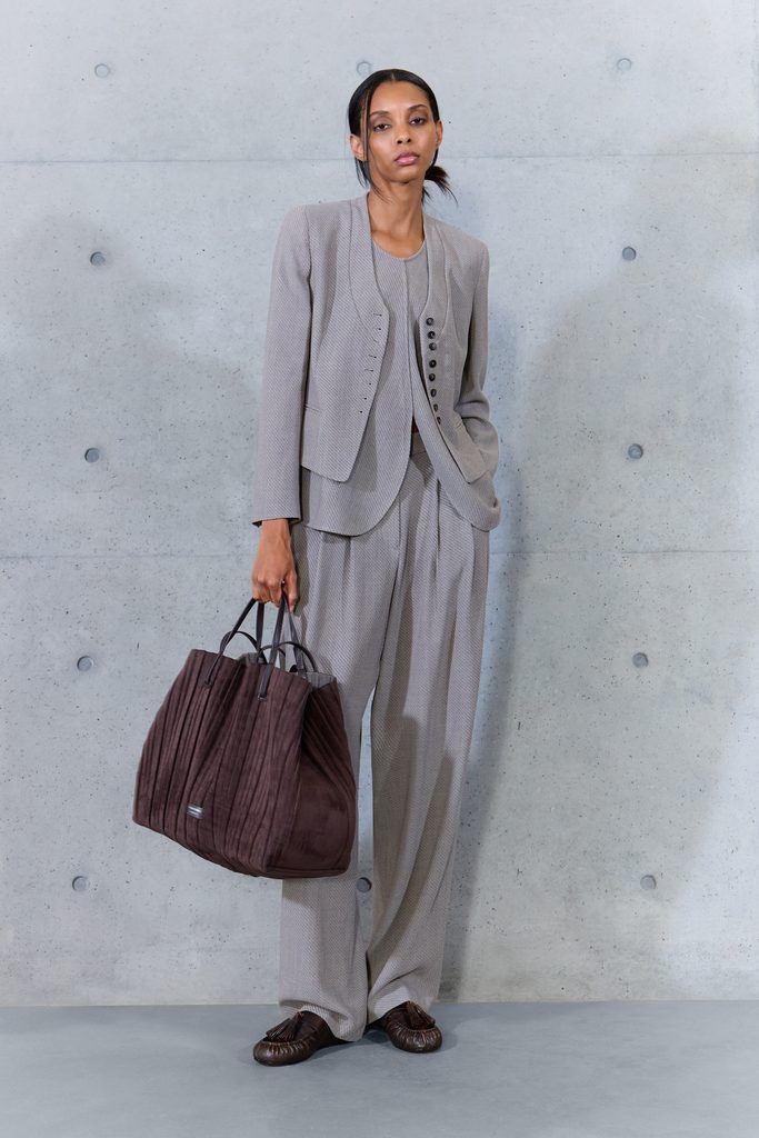 Emporio Armani printemps-été 2027 : le temps inscrit dans la matière 37 013 13