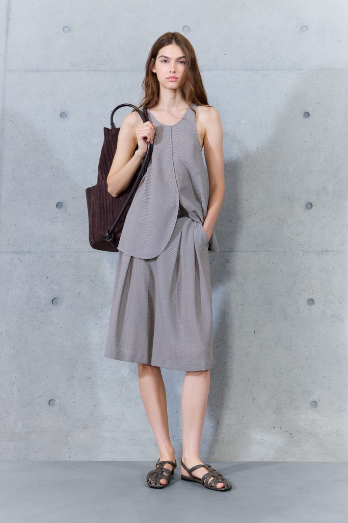 Emporio Armani printemps-été 2027 : le temps inscrit dans la matière 38 014 14