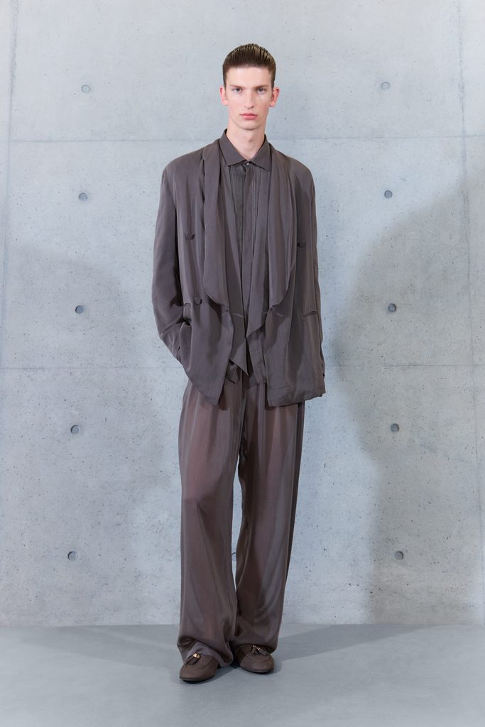Emporio Armani printemps-été 2027 : le temps inscrit dans la matière 39 015 15