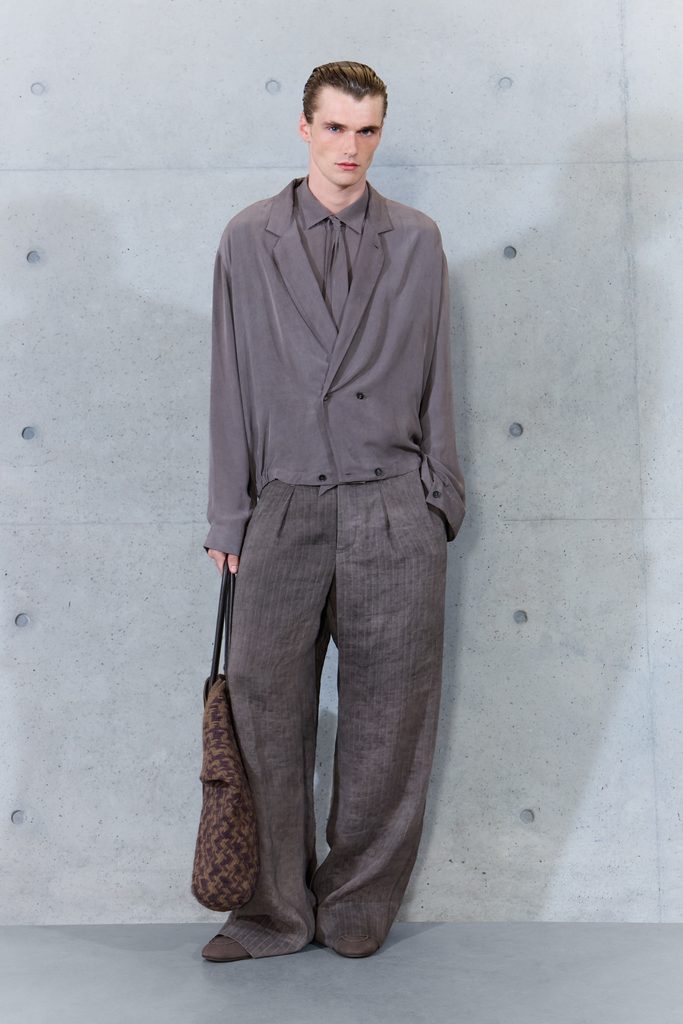Emporio Armani printemps-été 2027 : le temps inscrit dans la matière 40 016 16