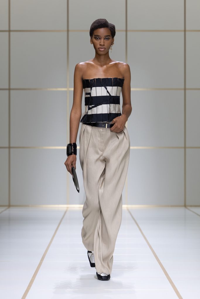 Giorgio Armani printemps-été 2027 : l’évolution sans rupture 41 017