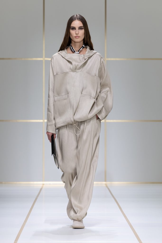 Giorgio Armani printemps-été 2027 : l’évolution sans rupture 42 018
