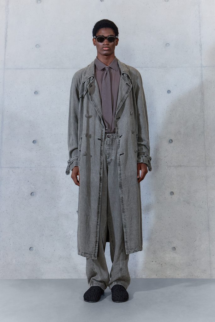 Emporio Armani printemps-été 2027 : le temps inscrit dans la matière 44 020 20