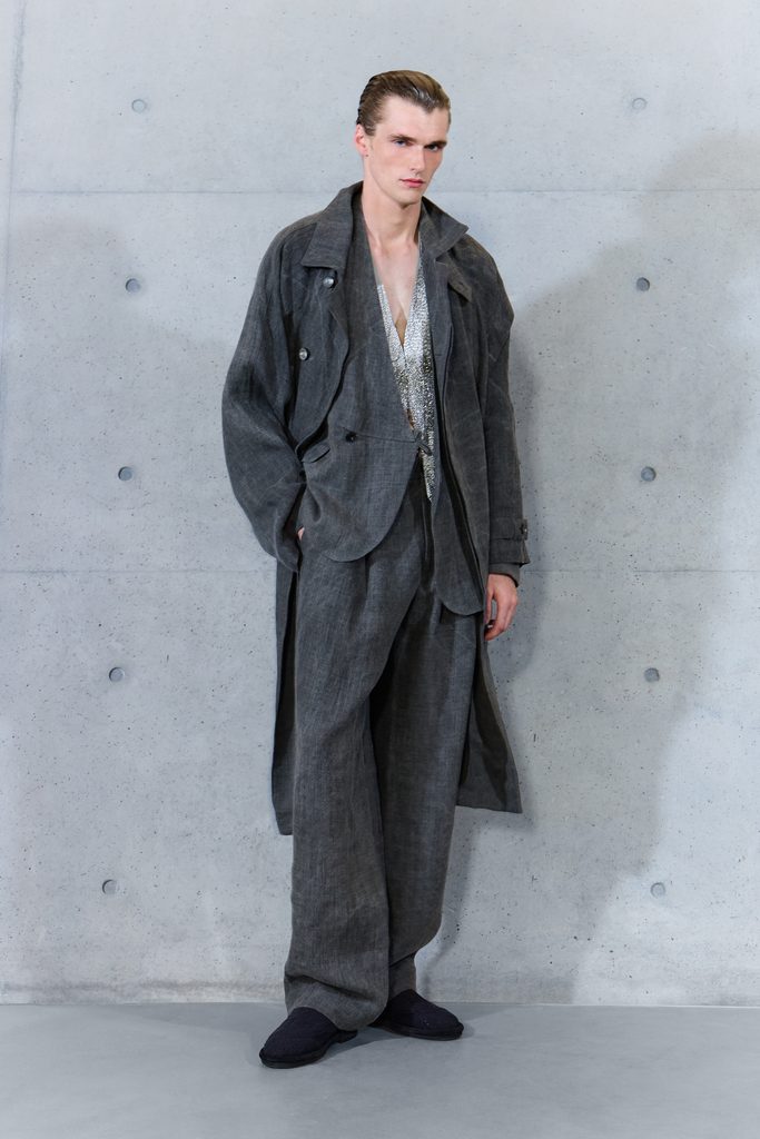 Emporio Armani printemps-été 2027 : le temps inscrit dans la matière 50 026 26