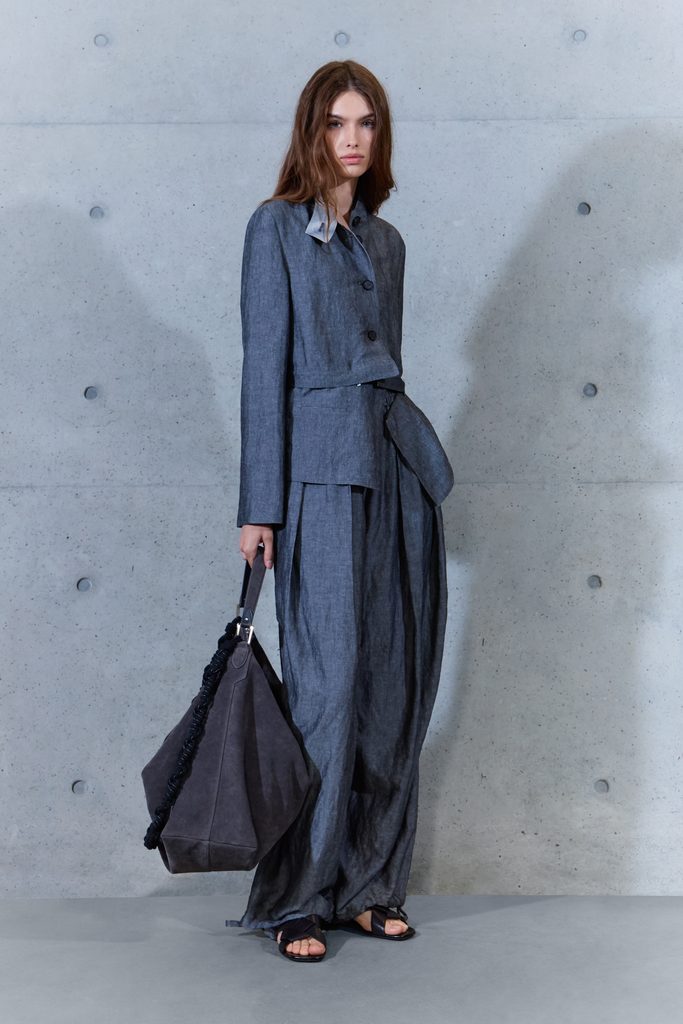Emporio Armani printemps-été 2027 : le temps inscrit dans la matière 55 031 31