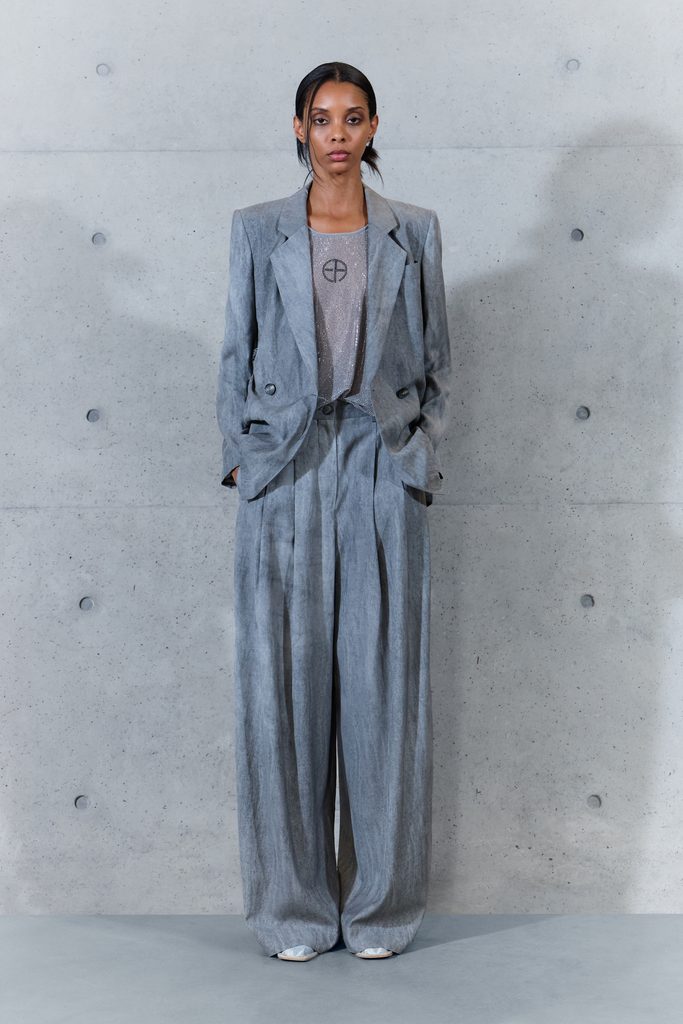 Emporio Armani printemps-été 2027 : le temps inscrit dans la matière 59 035 35
