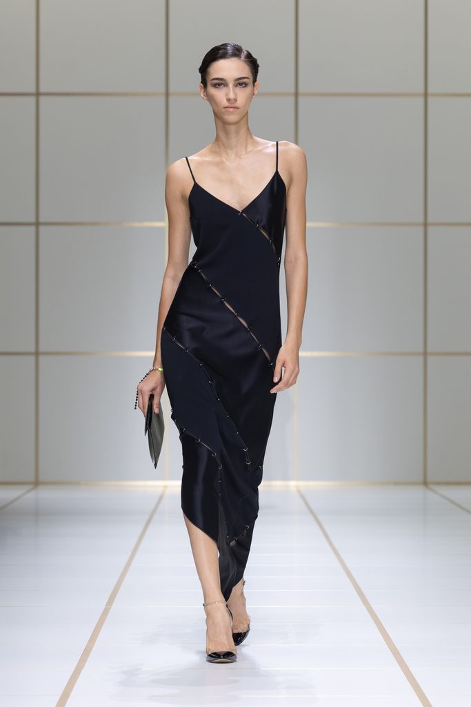 Giorgio Armani printemps-été 2027 : l’évolution sans rupture 65 041
