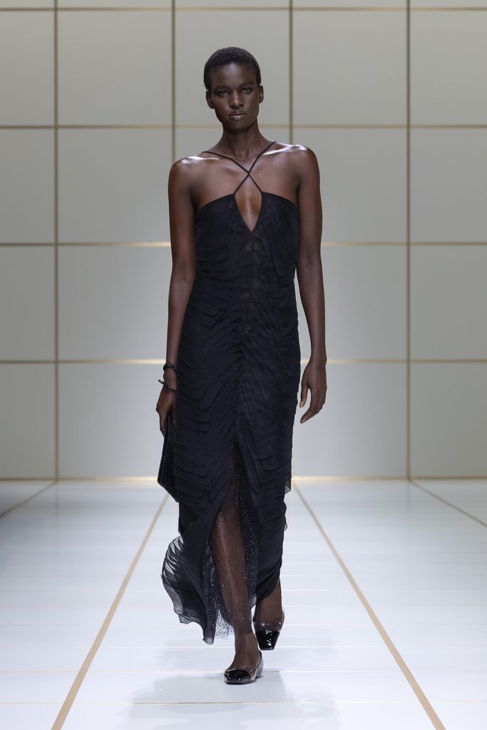 Giorgio Armani printemps-été 2027 : l’évolution sans rupture 68 044
