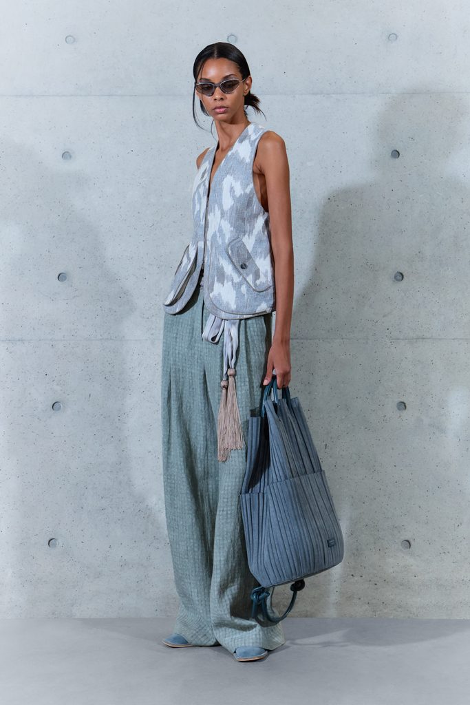 Emporio Armani printemps-été 2027 : le temps inscrit dans la matière 68 044 44