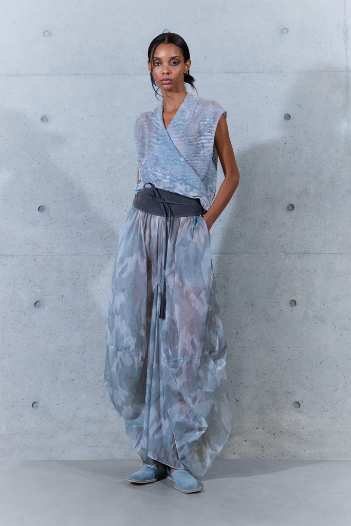 Emporio Armani printemps-été 2027 : le temps inscrit dans la matière 71 047 47