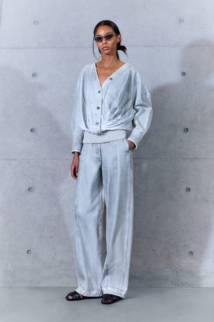 Emporio Armani printemps-été 2027 : le temps inscrit dans la matière 74 050 50