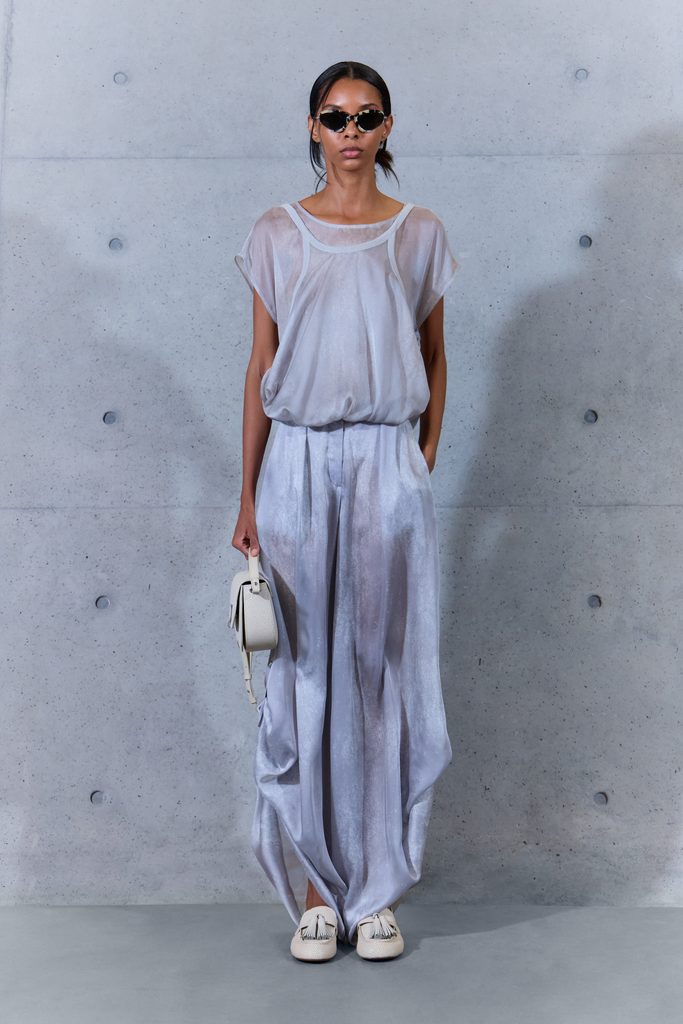 Emporio Armani printemps-été 2027 : le temps inscrit dans la matière 75 051 51