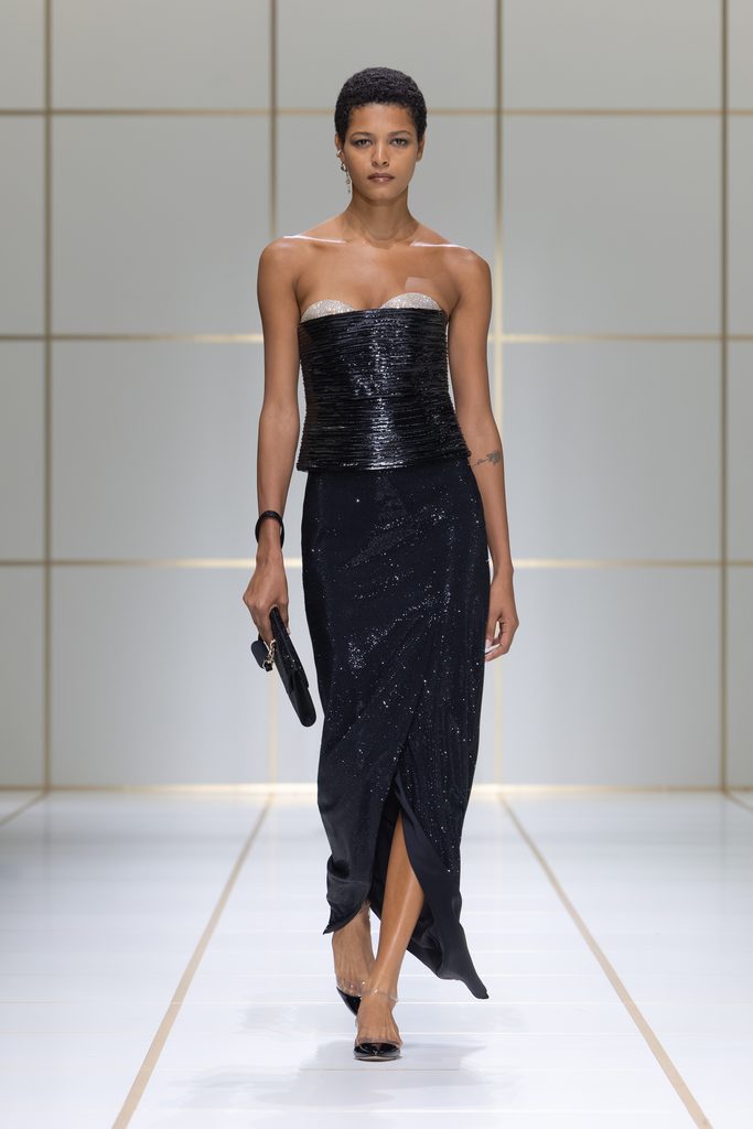 Giorgio Armani printemps-été 2027 : l’évolution sans rupture 77 053