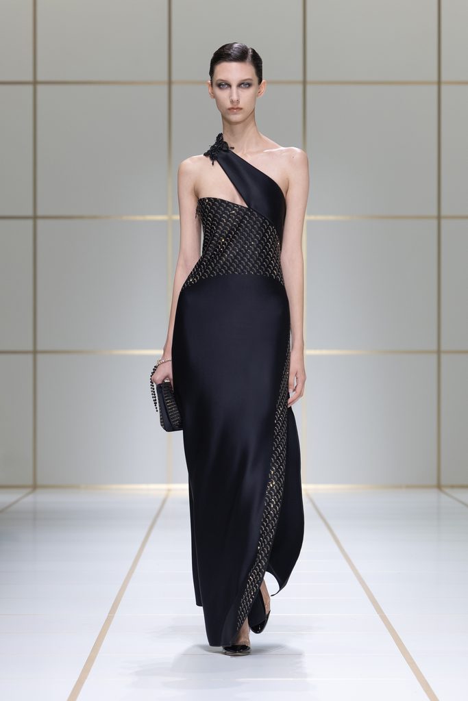 Giorgio Armani printemps-été 2027 : l’évolution sans rupture 78 054