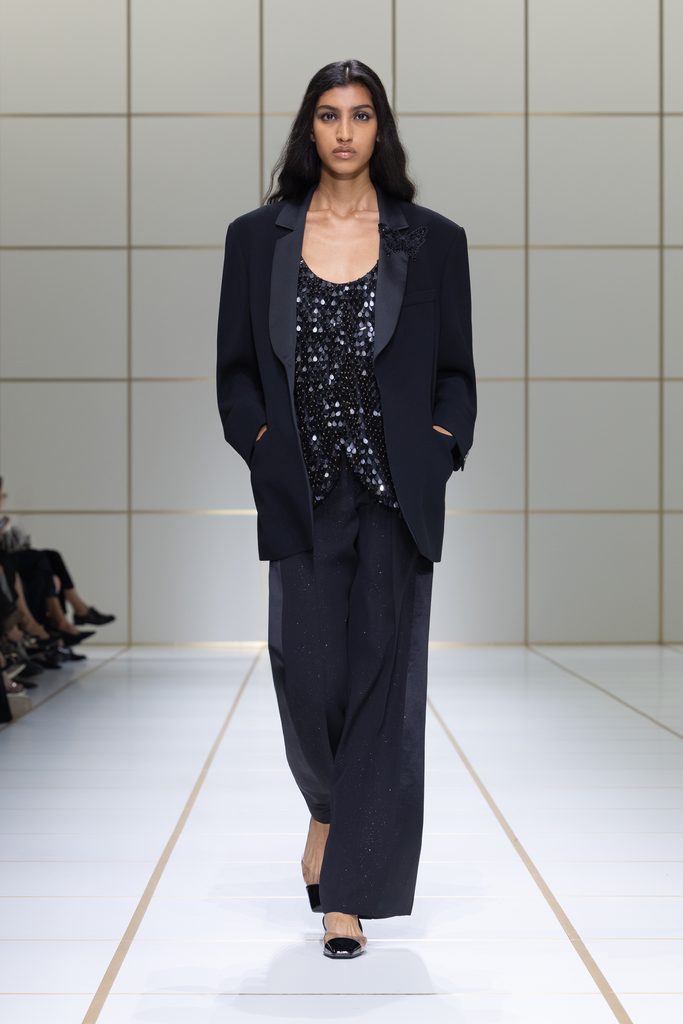Giorgio Armani printemps-été 2027 : l’évolution sans rupture 79 055