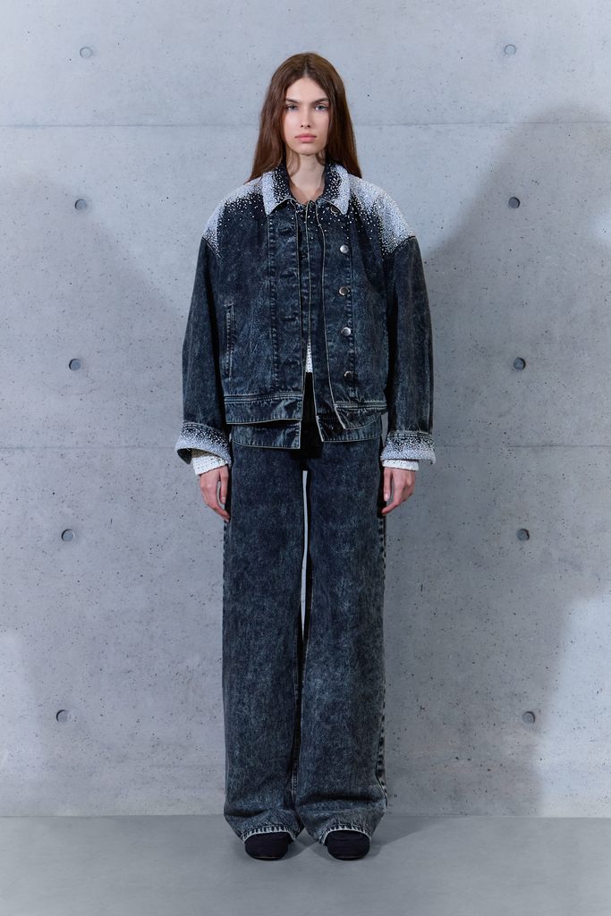 Emporio Armani printemps-été 2027 : le temps inscrit dans la matière 83 059 59