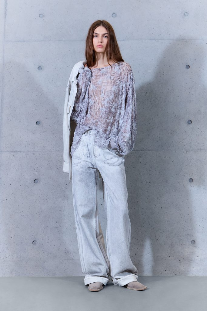 Emporio Armani printemps-été 2027 : le temps inscrit dans la matière 84 060 60