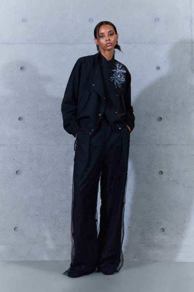 Emporio Armani printemps-été 2027 : le temps inscrit dans la matière 88 064 64