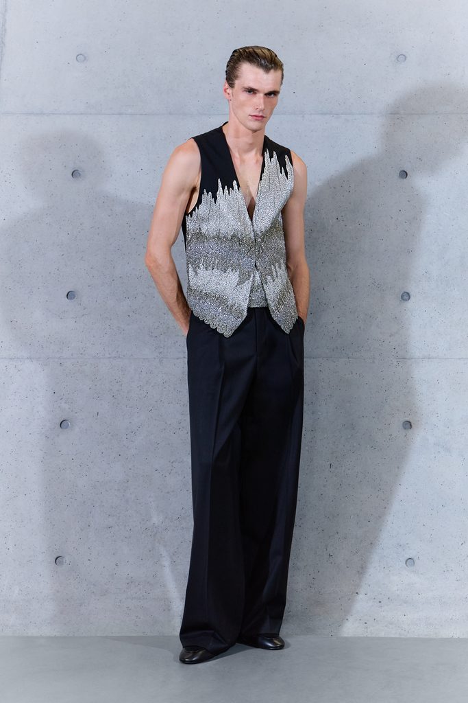 Emporio Armani printemps-été 2027 : le temps inscrit dans la matière 91 067 67