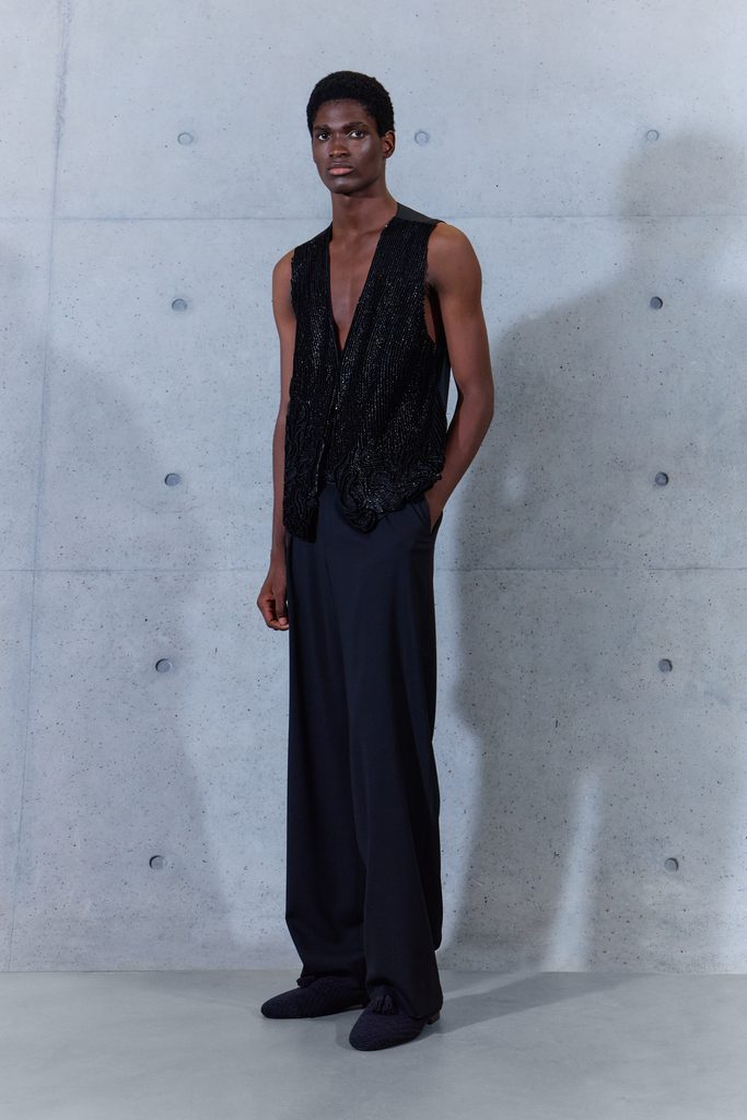 Emporio Armani printemps-été 2027 : le temps inscrit dans la matière 95 071 71