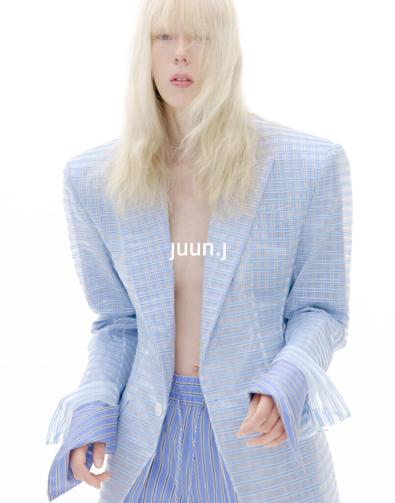 JUUN.J : le cosmos, ou l'ordre qui naît des contrastes 25 08 1