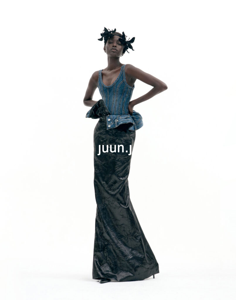 JUUN.J : le cosmos, ou l'ordre qui naît des contrastes 48 11 1