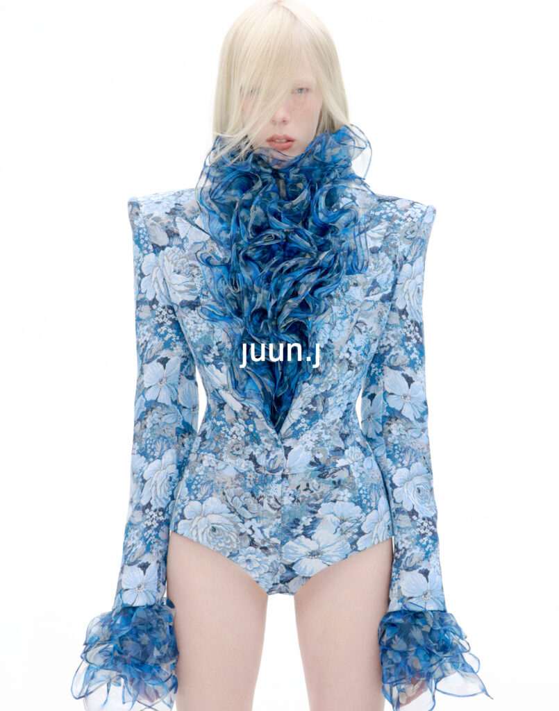 JUUN.J : le cosmos, ou l'ordre qui naît des contrastes 53 13 1