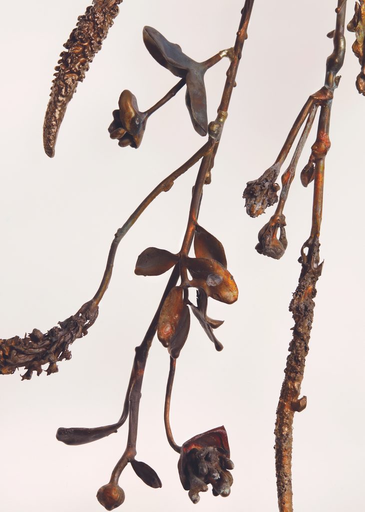 Grands Prix de la Création : Paris couronne ses talents de demain 41 14SEPTEMBRE BDMMA Grands Prix de la Creation de la Ville de Paris 2026 Chloe Valorso Flowers Powers fonte directe en bronze photo Doriane Terrailon 6lle09i1ql3db6h5fck0akve2r