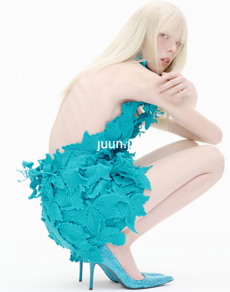 JUUN.J : le cosmos, ou l'ordre qui naît des contrastes 47 15 1