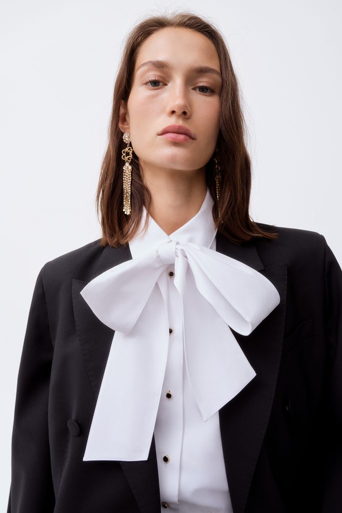 Elie Saab chez H&M : la haute couture beyrouthine descend dans la rue 50 2024 ELIESAABHM Guest Designer PR Portrait Image 2x3 sRGB 300ppi 016