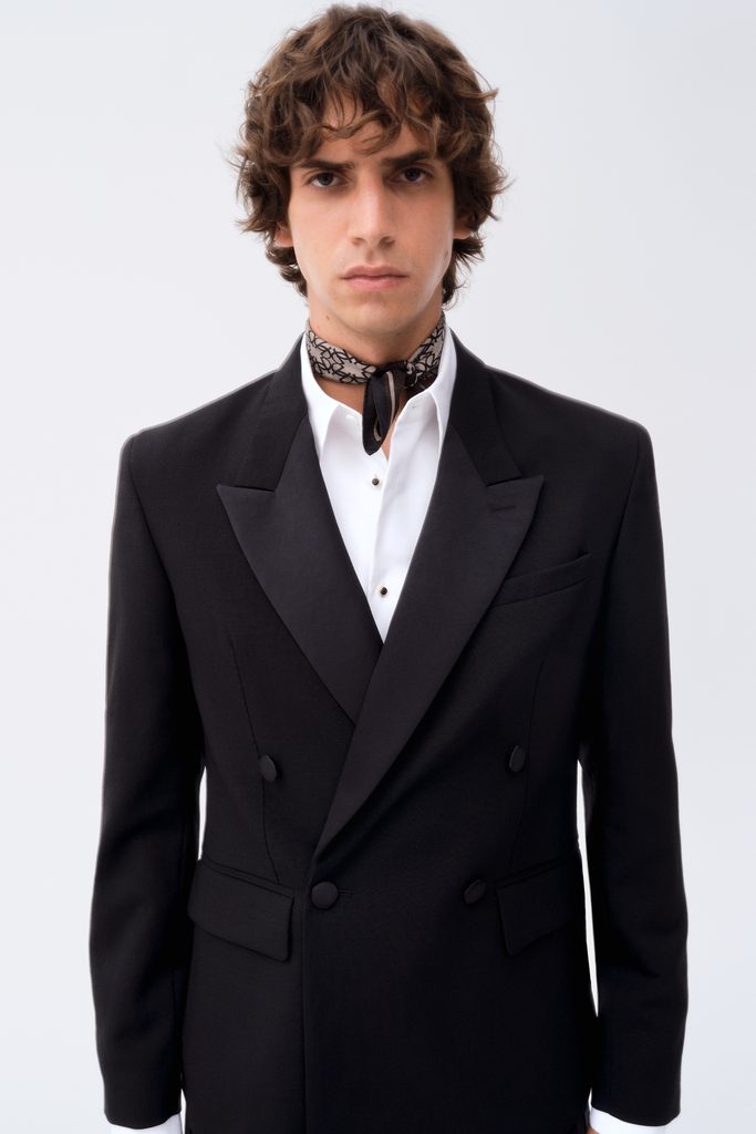 Elie Saab chez H&M : la haute couture beyrouthine descend dans la rue 57 2024 ELIESAABHM Guest Designer PR Portrait Image 2x3 sRGB 300ppi 025