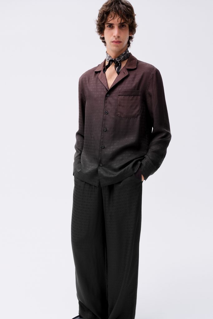 Elie Saab chez H&M : la haute couture beyrouthine descend dans la rue 44 2024 ELIESAABHM Guest Designer PR Portrait Image 2x3 sRGB 300ppi 08